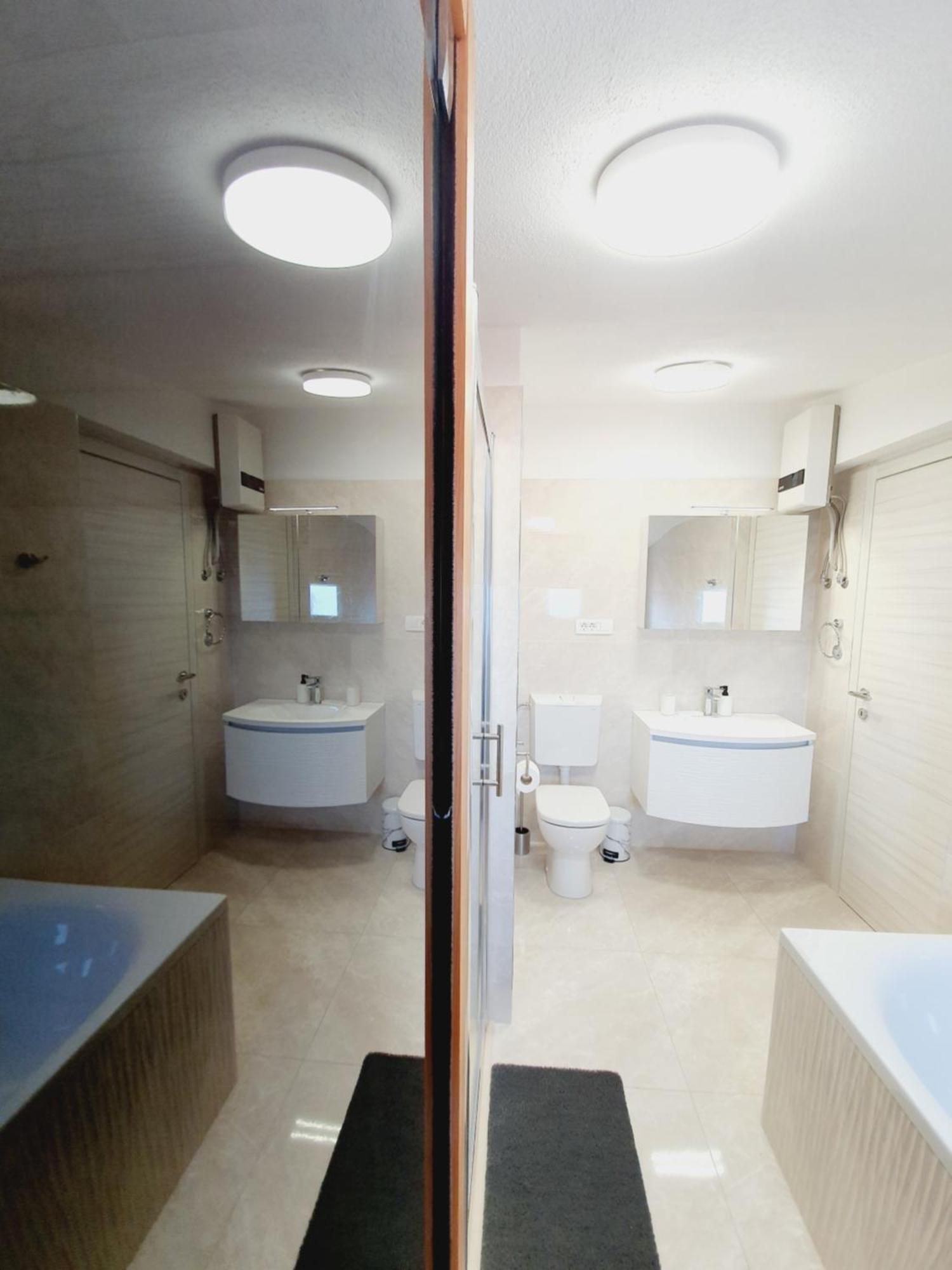 White House Apartments Dugi Rat Ngoại thất bức ảnh