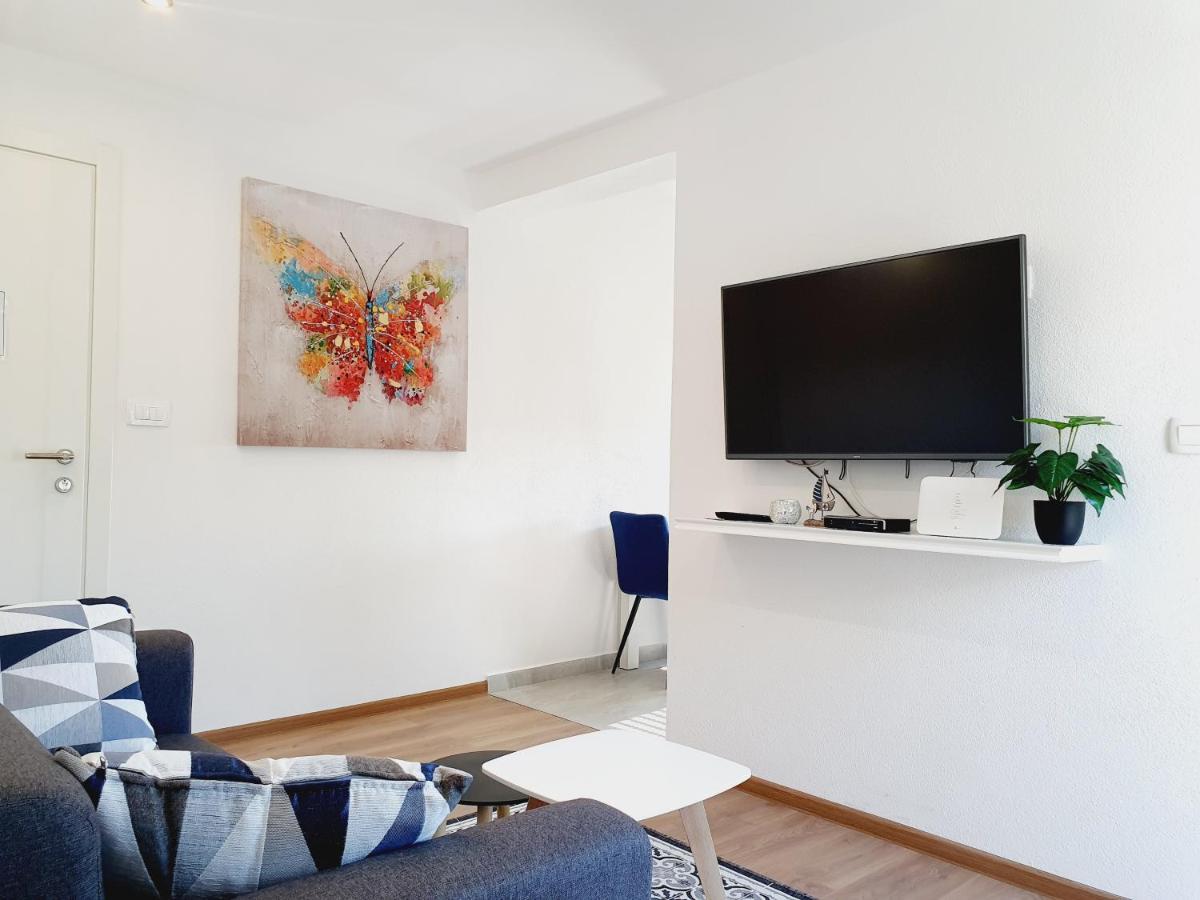 White House Apartments Dugi Rat Ngoại thất bức ảnh