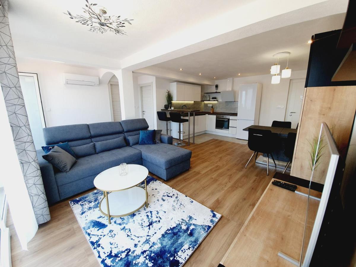 White House Apartments Dugi Rat Ngoại thất bức ảnh
