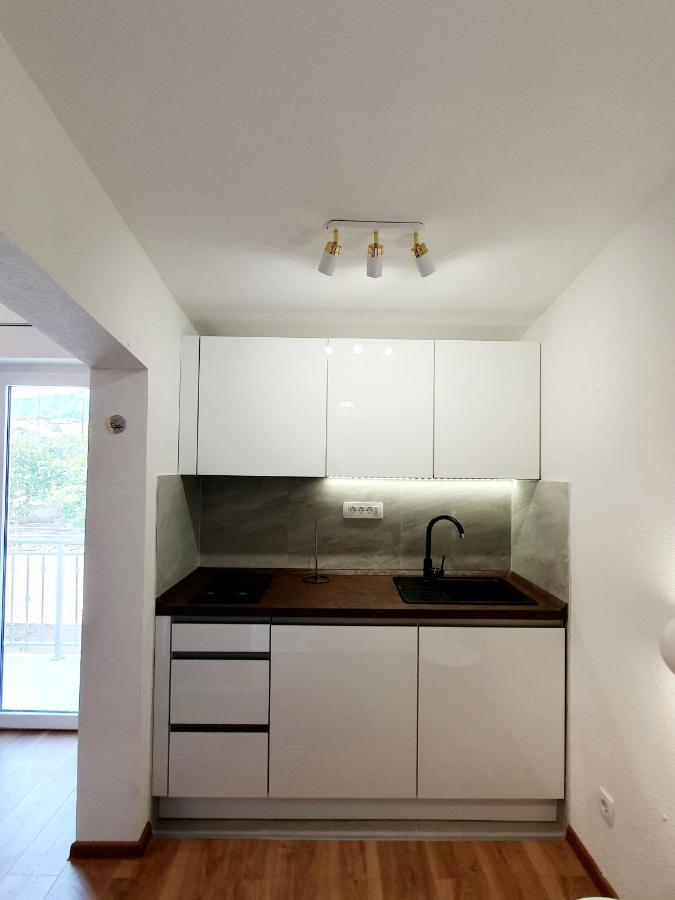 White House Apartments Dugi Rat Ngoại thất bức ảnh