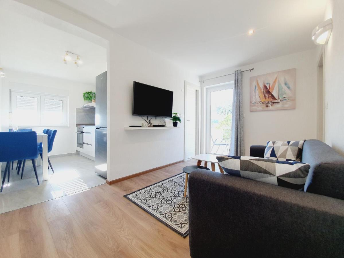 White House Apartments Dugi Rat Ngoại thất bức ảnh