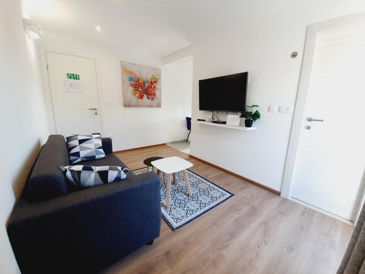 White House Apartments Dugi Rat Ngoại thất bức ảnh