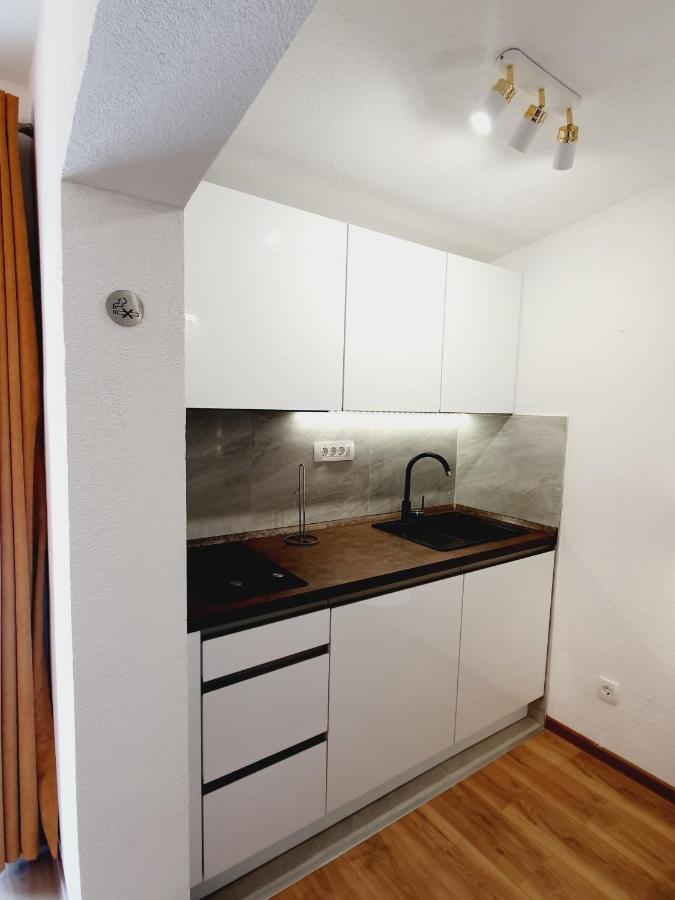 White House Apartments Dugi Rat Ngoại thất bức ảnh