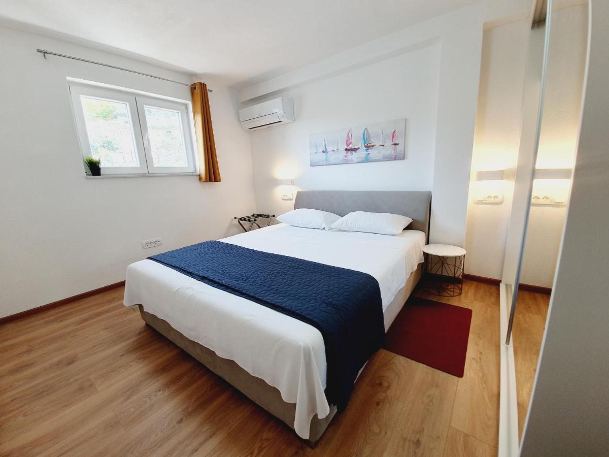 White House Apartments Dugi Rat Ngoại thất bức ảnh