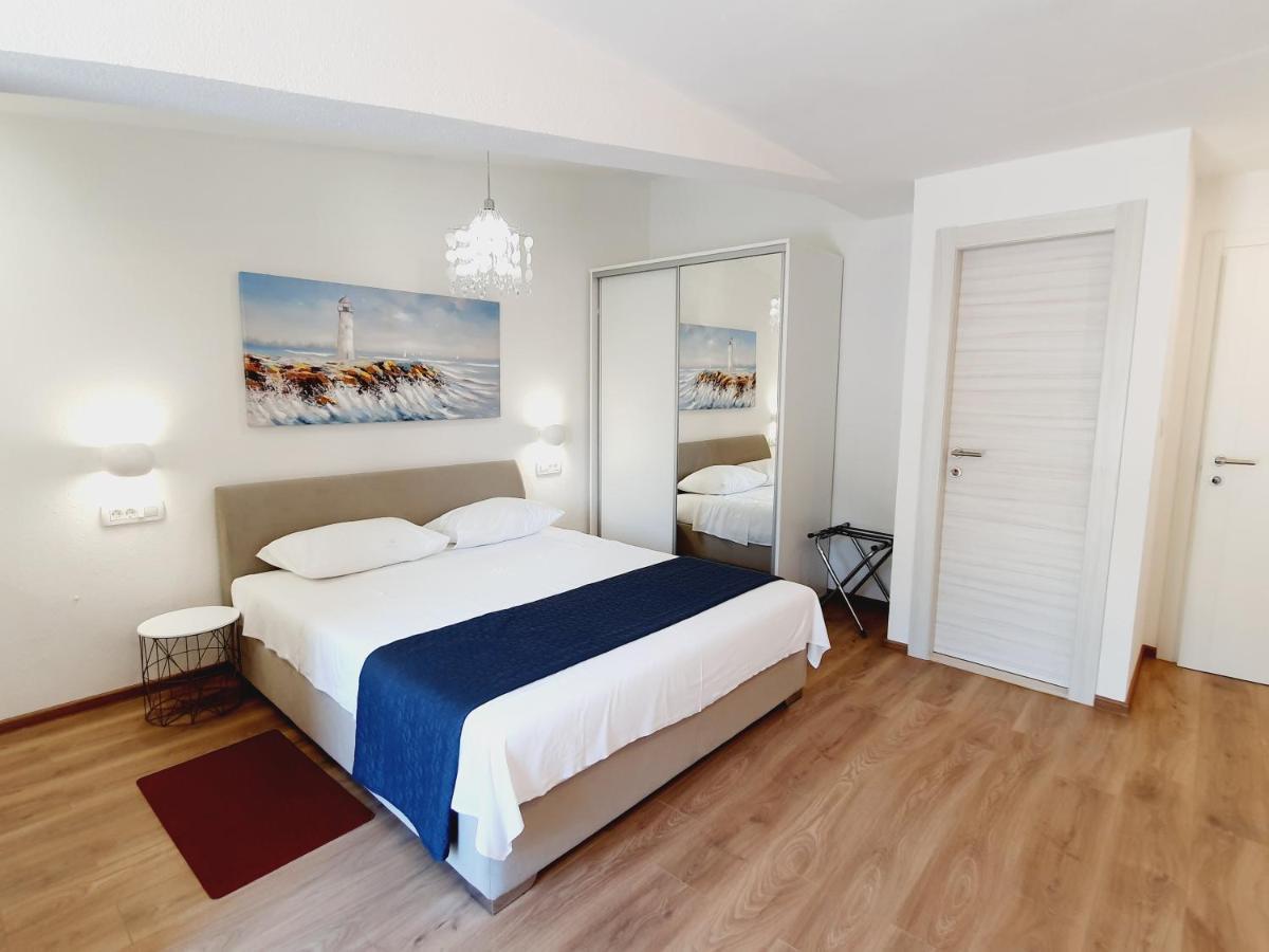 White House Apartments Dugi Rat Ngoại thất bức ảnh
