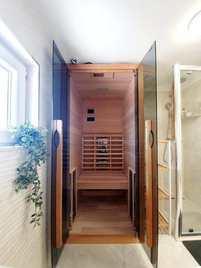 White House Apartments Dugi Rat Ngoại thất bức ảnh