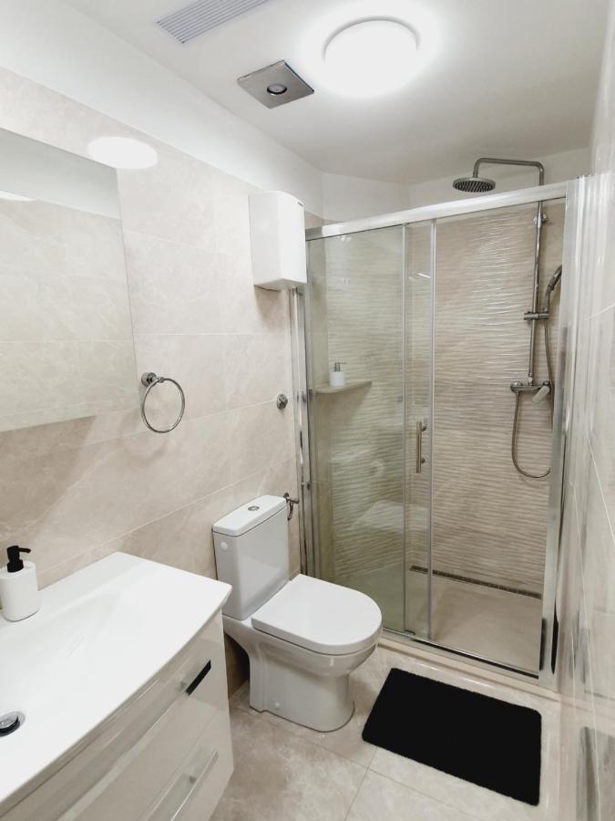 White House Apartments Dugi Rat Ngoại thất bức ảnh