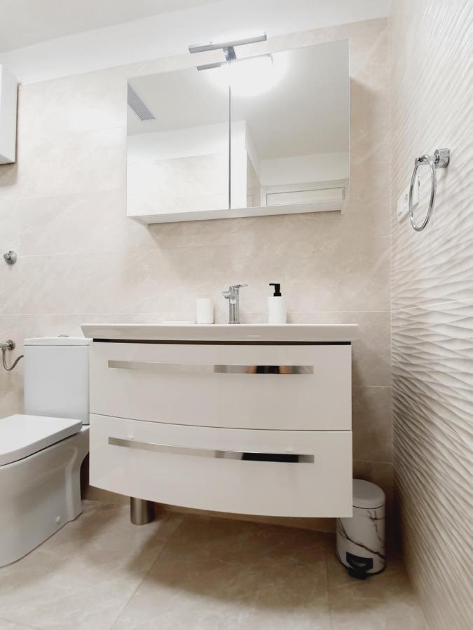 White House Apartments Dugi Rat Ngoại thất bức ảnh