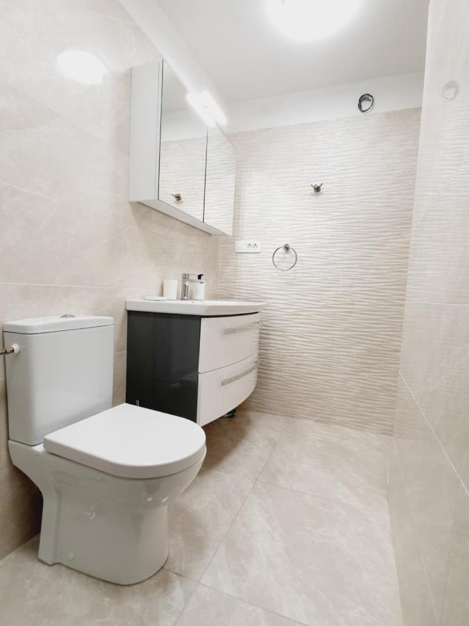 White House Apartments Dugi Rat Ngoại thất bức ảnh