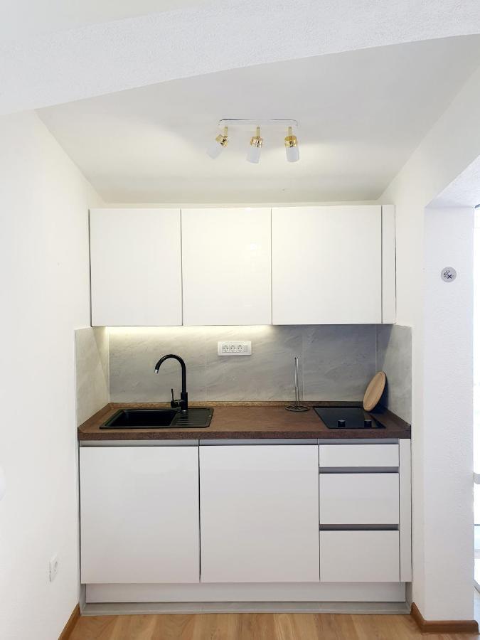 White House Apartments Dugi Rat Ngoại thất bức ảnh