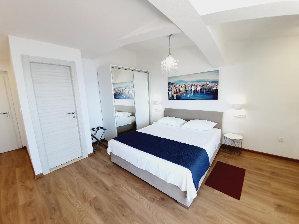 White House Apartments Dugi Rat Ngoại thất bức ảnh