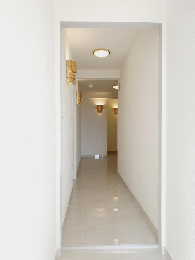 White House Apartments Dugi Rat Ngoại thất bức ảnh